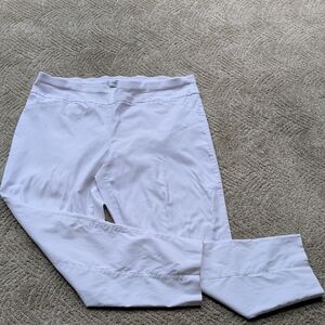 Jones Studio Classic White Apparel